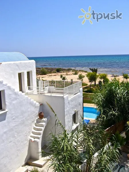 Фото отеля Thalassines Beach Villas 4* Aija Napa Kipra ārpuse un baseini