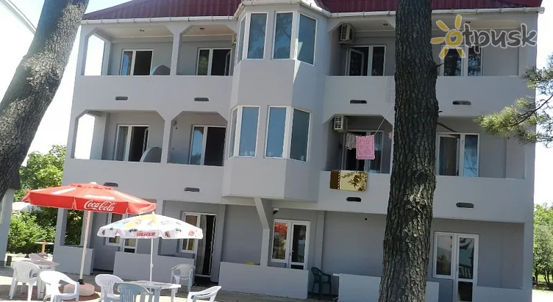 Фото отеля Гостевой дом Мираж 1* Kobuleti Gruzija ārpuse un baseini