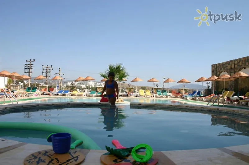 Фото отеля Sunpoint Family Hotel 3* Бодрум Туреччина екстер'єр та басейни