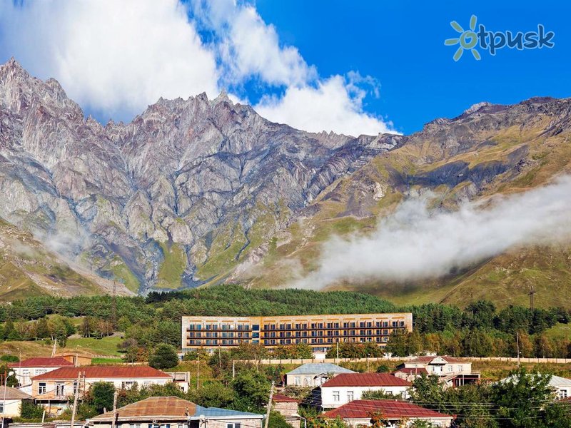 Фото отеля Rooms Hotel Kazbegi 4* Гудаури Грузия экстерьер и бассейны