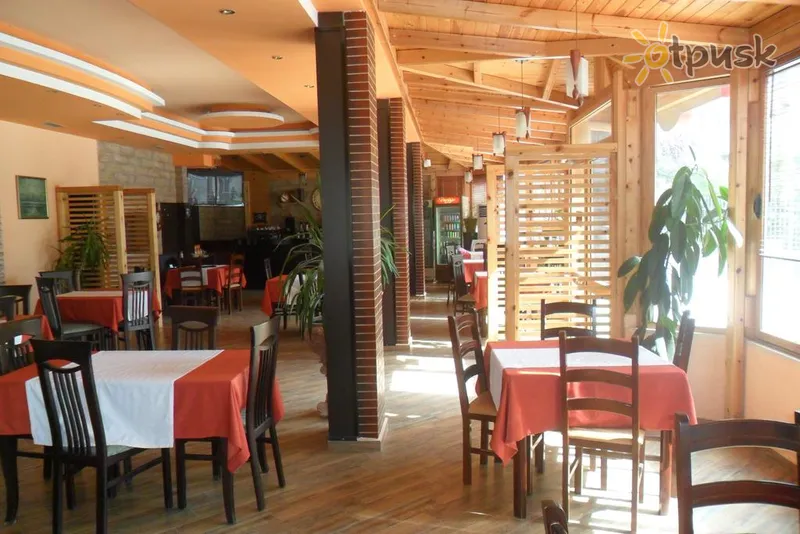 Фото отеля Dollari 3* Дуррес Албания бары и рестораны