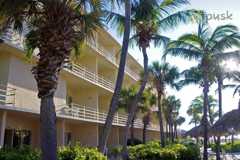 Фото отеля Days Hotel Thunderbird Beach Resort 2* Майами США экстерьер и бассейны