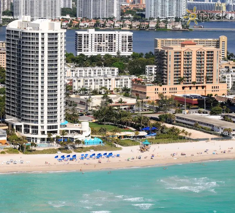 Фото отеля DoubleTree Resort & Spa by Hilton Hotel Ocean Point — North Miami Beach 3* Maiami ASV ārpuse un baseini