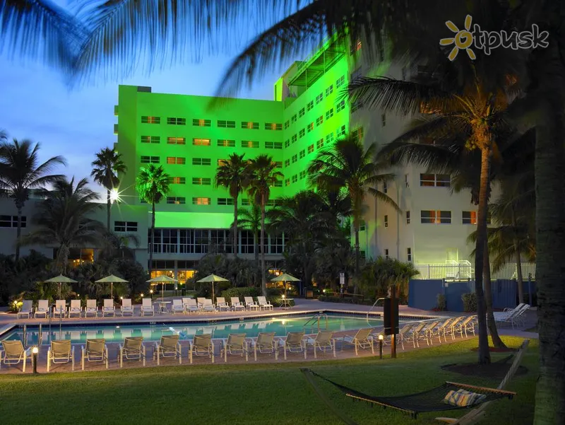 Фото отеля Holiday Inn Miami Beach — Oceanfront 3* Майами США экстерьер и бассейны