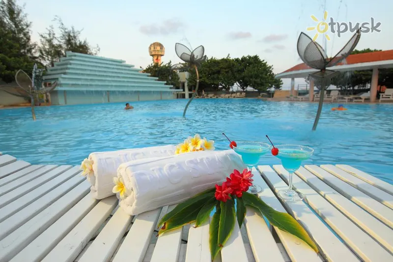 Фото отеля DIC Star Hotel 4* Вунгтау Вьетнам экстерьер и бассейны