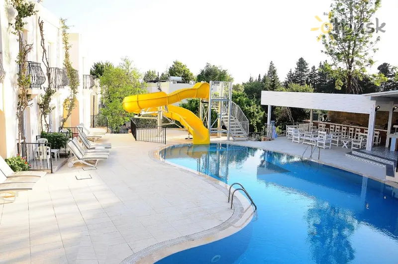 Фото отеля Paloma Family Club Bitez 3* Бодрум Туреччина екстер'єр та басейни