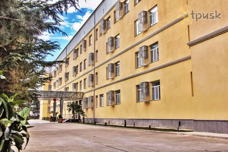 Фото отеля Dormitory Hualing Hotel 3* Tbilisi Gruzija ārpuse un baseini