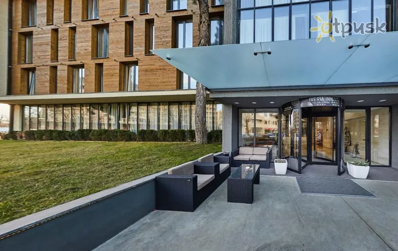 Фото отеля Iveria Inn Hotel 4* Tbilisi Gruzija ārpuse un baseini