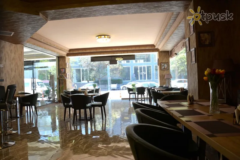 Фото отеля L Plaza Hotel 4* Тбилиси Грузия бары и рестораны