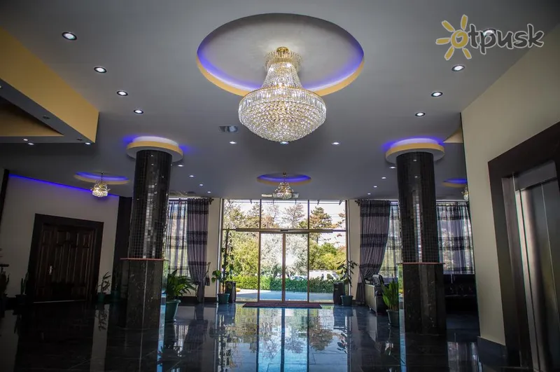 Фото отеля Patrioti Hotel 3* Тбилиси Грузия лобби и интерьер