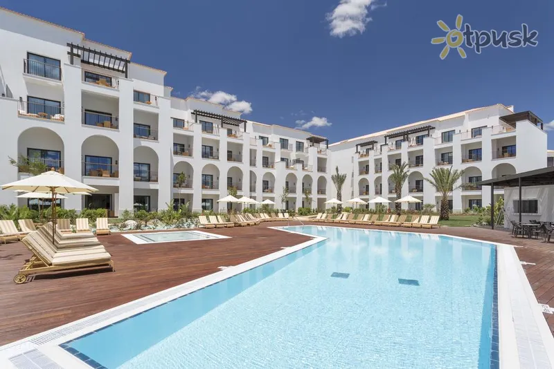 Фото отеля Pine Cliffs Ocean Suites, a Luxury Collection Resort, Algarve 5* Алгарве Португалия экстерьер и бассейны