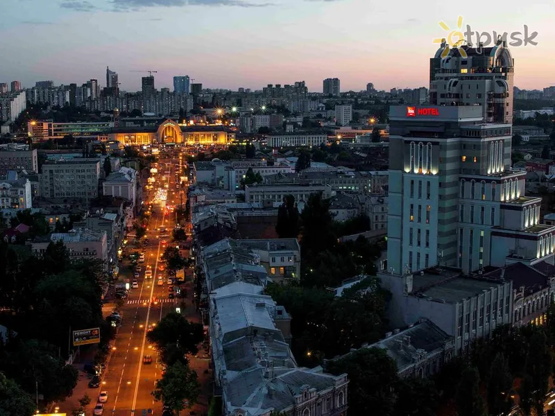 Фото отеля ibis Kiev City Center 3* Київ Україна екстер'єр та басейни