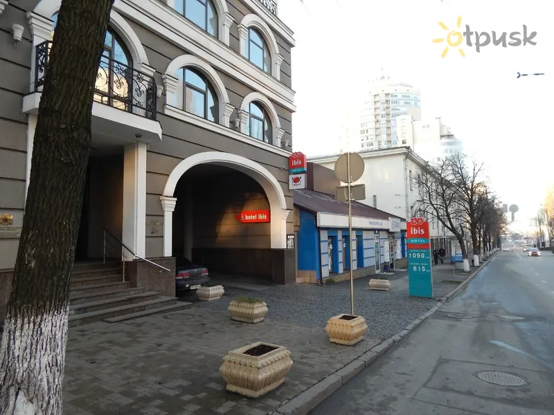 Фото отеля ibis Kiev City Center 3* Киев Украина экстерьер и бассейны