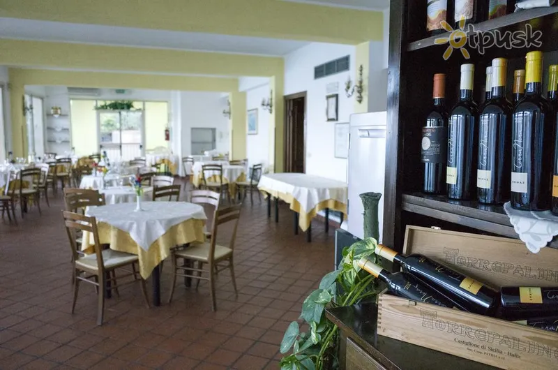 Фото отеля Bay Palace Hotel 4* о. Сицилія Італія бари та ресторани