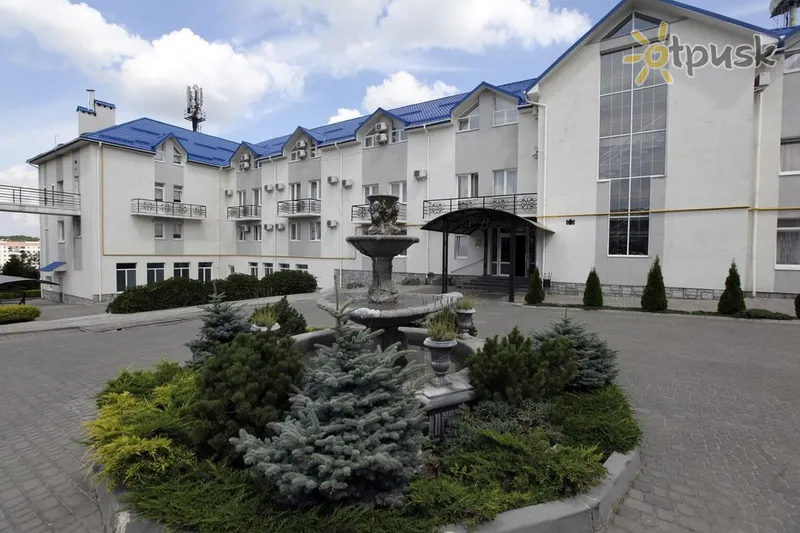 Фото отеля СВ 3* Львов Украина экстерьер и бассейны