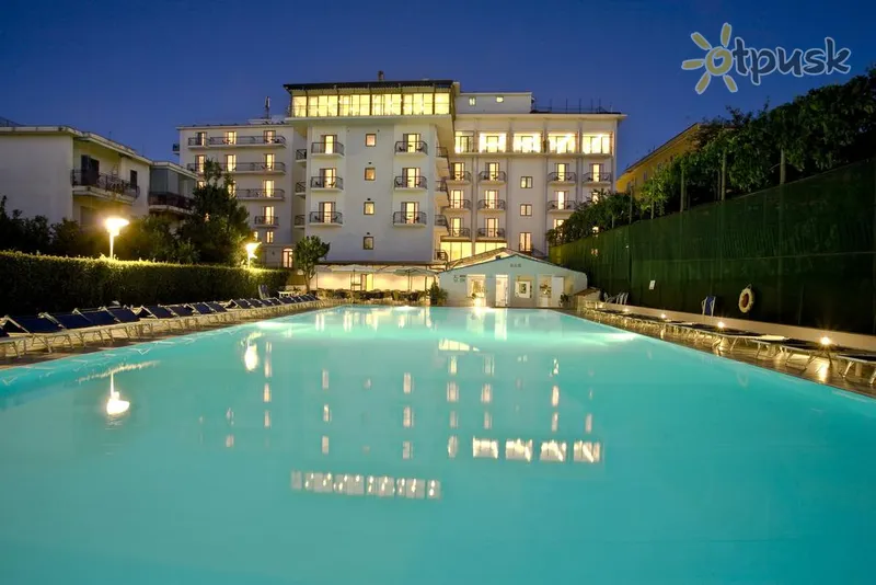 Фото отеля Grand Flora Hotel 4* Сорренто Италия экстерьер и бассейны