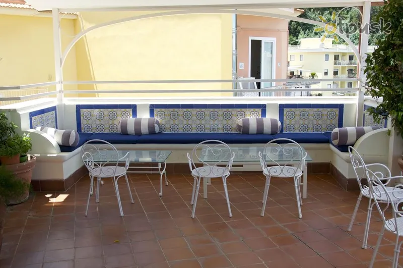Фото отеля Tirrenia Hotel 3* Сорренто Италия лобби и интерьер