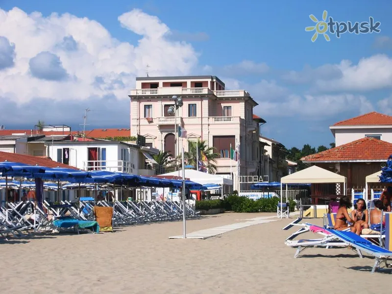 Фото отеля Villa Tina 3* Віареджіо Італія екстер'єр та басейни