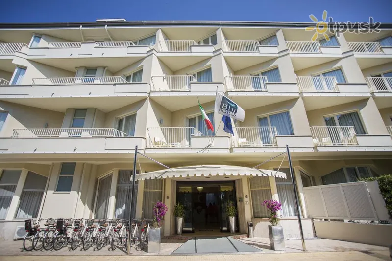 Фото отеля Grand Hotel 4* Forte dei Marmi Italija išorė ir baseinai
