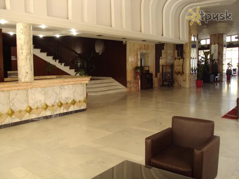 Фото отеля Corniche Palace 3* Tunisas Tunisas fojė ir interjeras