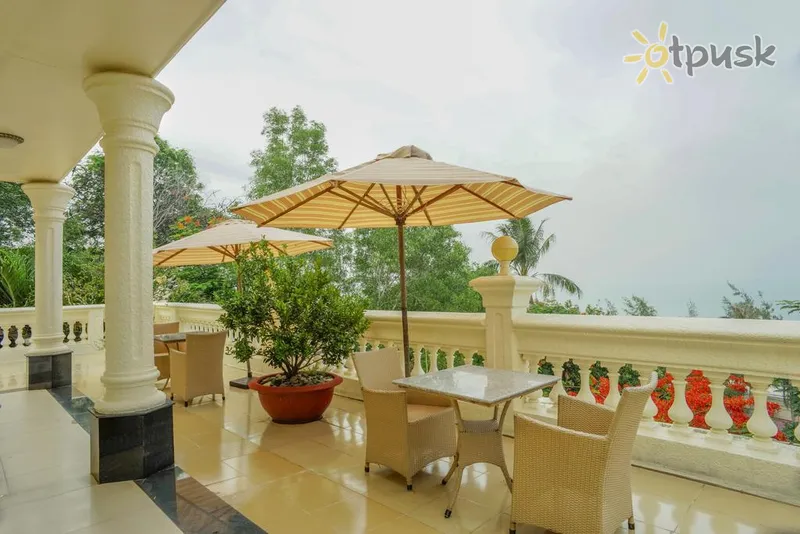 Фото отеля Lan Rung Resort & Spa 4* Вунгтау В'єтнам бари та ресторани