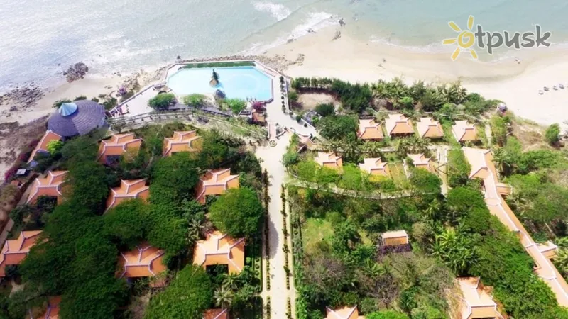 Фото отеля Long Hai Beach Resort 4* Vung Tau Vietnamas išorė ir baseinai