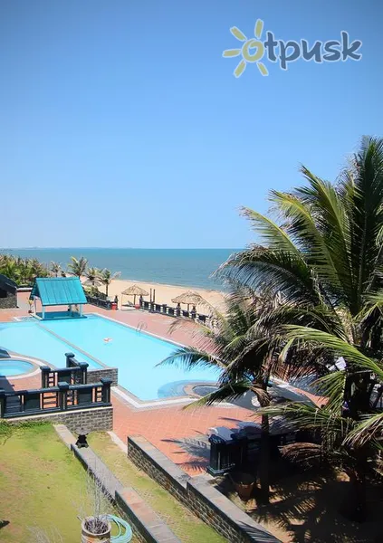 Фото отеля Tropicana Beach Resort & Spa 4* Вунгтау Вьетнам экстерьер и бассейны