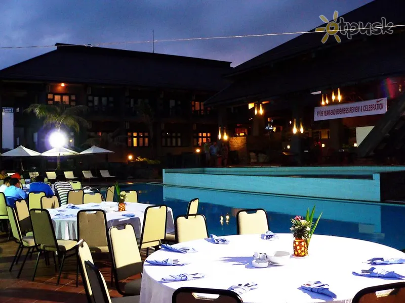 Фото отеля Tropicana Beach Resort & Spa 4* Вунгтау Вьетнам бары и рестораны