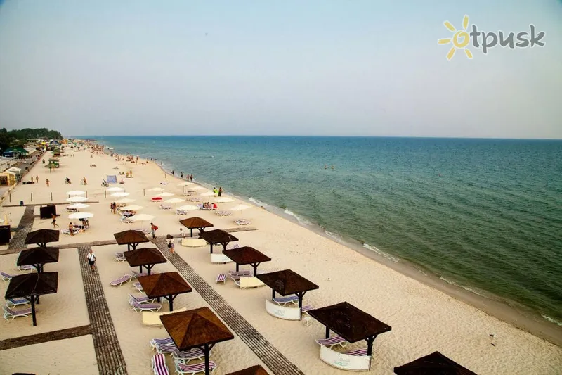 Фото отеля Oasis Beach Club 2* Лазурное Украина пляж