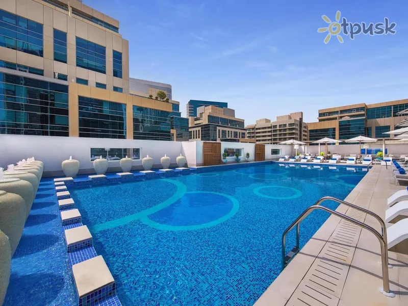 Фото отеля DoubleTree by Hilton Dubai — Business Bay 4* Dubajus JAE išorė ir baseinai