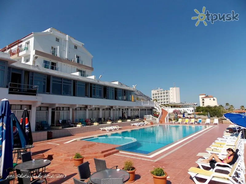 Фото отеля Manolya Hotel 3* Кірінія Кіпр екстер'єр та басейни