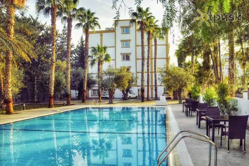 Фото отеля Park Palace Hotel 3* Kirēnija Kipra ārpuse un baseini
