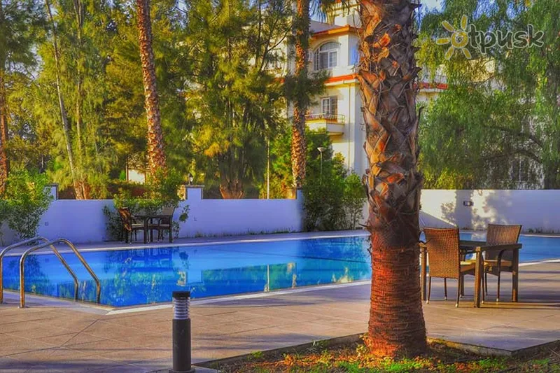 Фото отеля Park Palace Hotel 3* Кірінія Кіпр екстер'єр та басейни