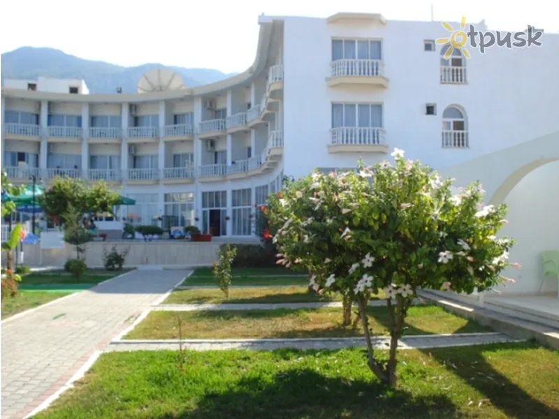 Фото отеля Sempati Hotel 3* Кірінія Кіпр екстер'єр та басейни