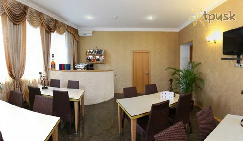 Фото отеля Корона 3* Dņepru Ukraina bāri un restorāni
