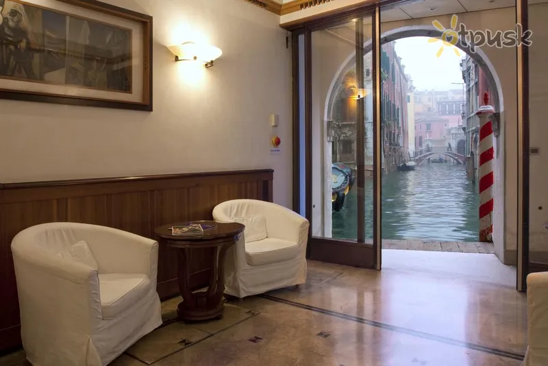 Фото отеля All’Angelo Art Hotel 4* Венеція Італія лобі та інтер'єр