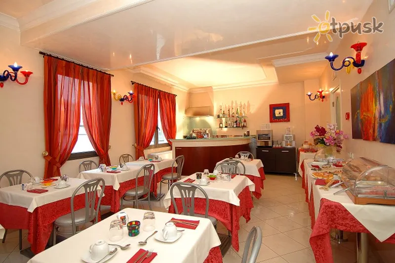 Фото отеля Ambasciata Hotel 3* Венеція Італія бари та ресторани