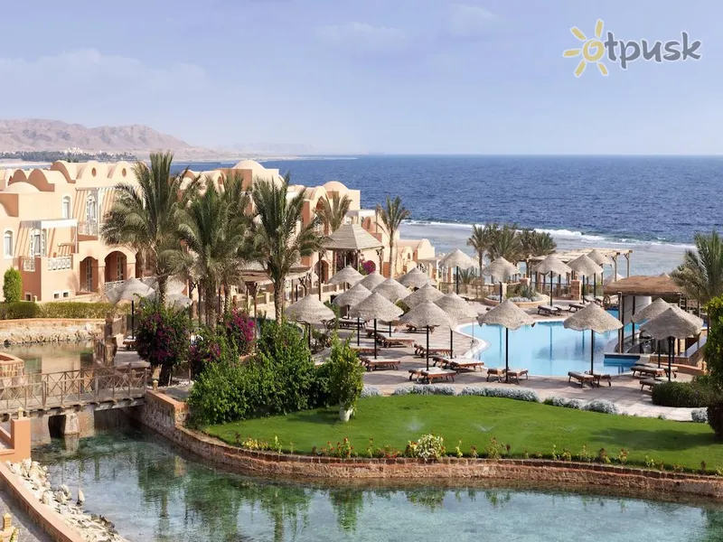 Фото отеля Radisson Blu El Quseir 5* Ель Кусейр Єгипет екстер'єр та басейни