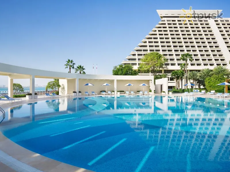 Фото отеля Sheraton Grand Doha Resort & Convention Hotel 5* Доха Катар экстерьер и бассейны