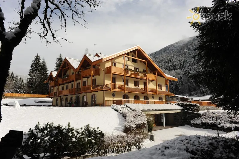 Фото отеля Holidays Dolomiti Apartment Resort 2* Pinzolo Itālija ārpuse un baseini
