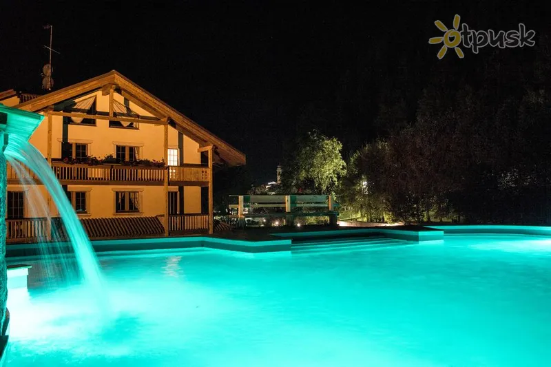 Фото отеля Holidays Dolomiti Apartment Resort 2* Pinzolo Italija išorė ir baseinai