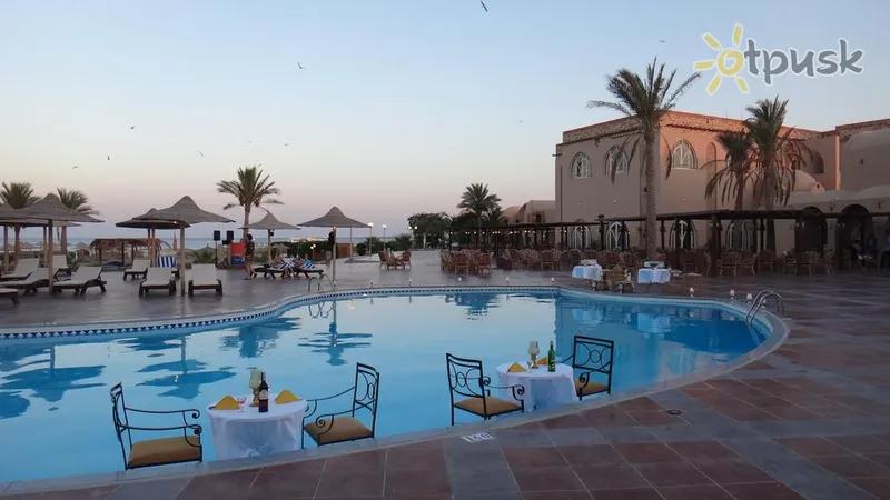 Фото отеля Shams Alam Beach Resort 4* Marsa Alamas Egiptas barai ir restoranai