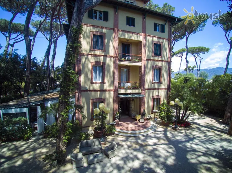Фото отеля Tiziana Villa 3* Viareggio Itālija ārpuse un baseini
