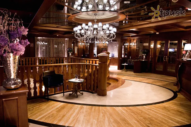Фото отеля Cristal Palace Hotel 4* Мадонна ді Кампільйо Італія лобі та інтер'єр
