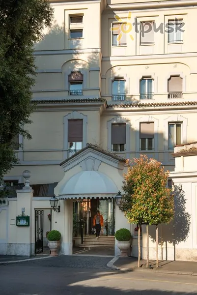 Фото отеля Degli Aranci 4* Roma Italija išorė ir baseinai