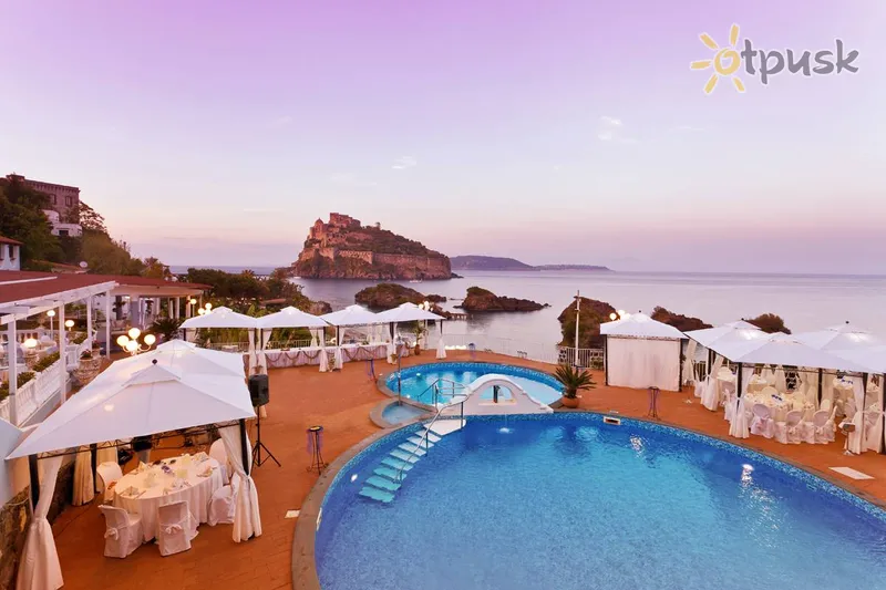 Фото отеля Delfini Strand Hotel Terme 4* о. Іскья Італія екстер'єр та басейни