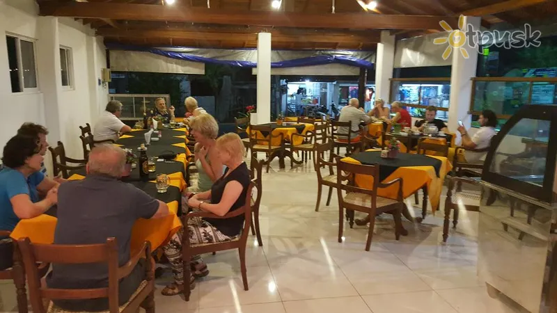 Фото отеля Blue Sky Hotel 3* Hikaduva Šri Lanka barai ir restoranai