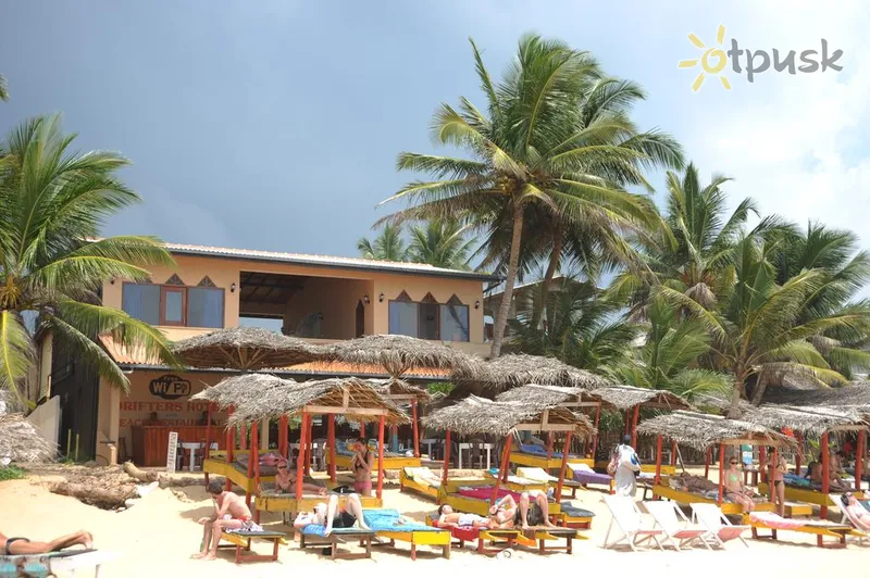 Фото отеля Drifters Guest House 2* Hikaduva Šrilanka pludmale