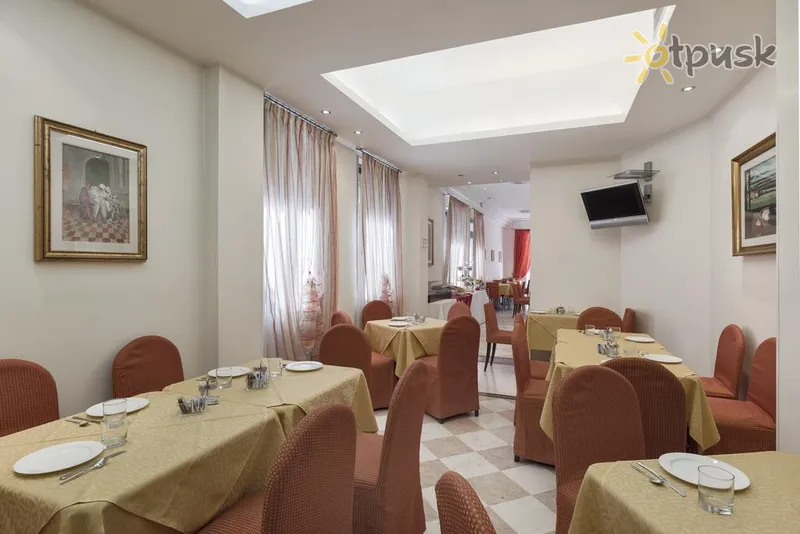 Фото отеля Garibaldi Hotel 3* Венеція Італія бари та ресторани