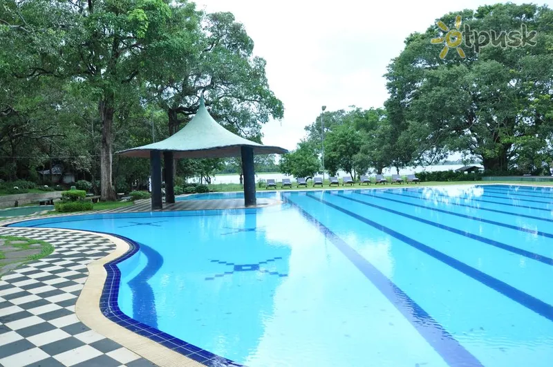 Фото отеля Sudu Araliya Polonnaruwa 3* Полоннарува Шрі Ланка екстер'єр та басейни